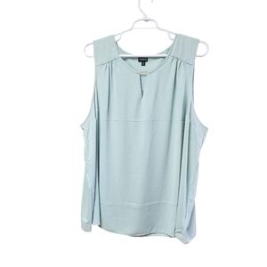 Sleeveless Keyhole Top 5X